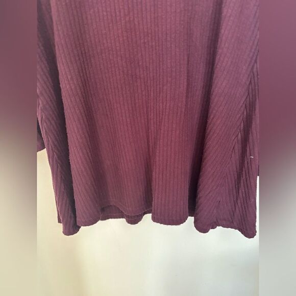 American Eagle sweater with sleeve details size XS - Picture 8 of 13